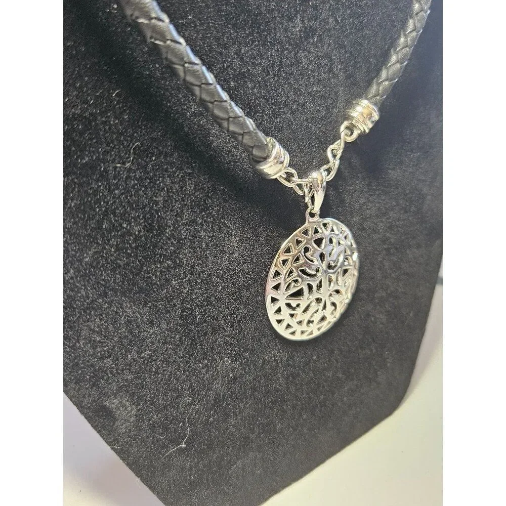 Premier Designs pretty necklace